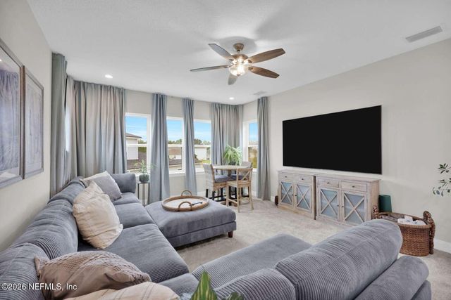 111 RANCH LAND Circle, St. Johns, FL 32259