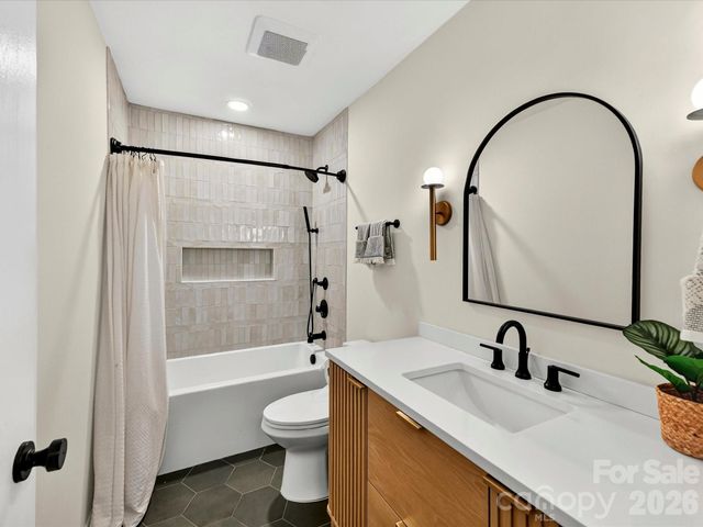 7908 Serendipity Lane, Charlotte, NC 28277