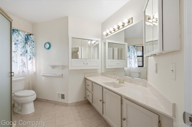7284 Westchester 7, West Bloomfield Charter Township, MI 48322
