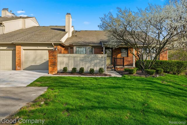 7284 Westchester 7, West Bloomfield Charter Township, MI 48322