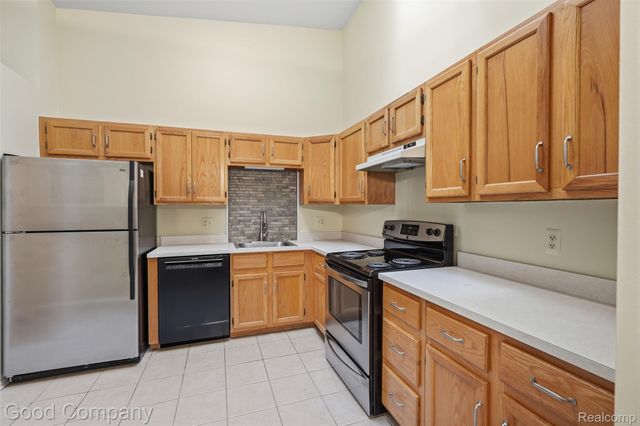 7284 Westchester 7, West Bloomfield Charter Township, MI 48322