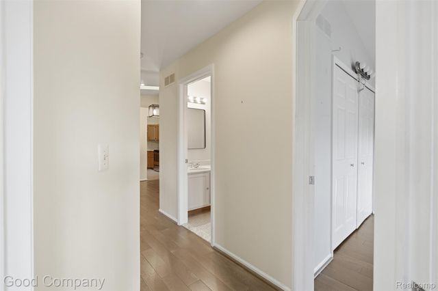 7284 Westchester 7, West Bloomfield Charter Township, MI 48322