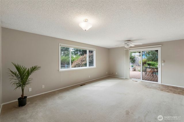 549 Bulldog Street SE, Lacey, WA 98503