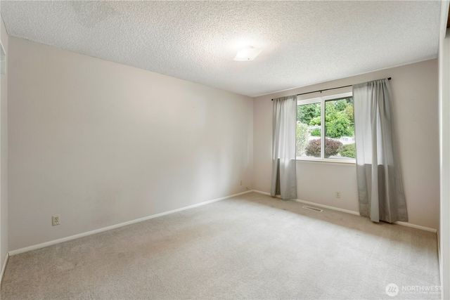 549 Bulldog Street SE, Lacey, WA 98503