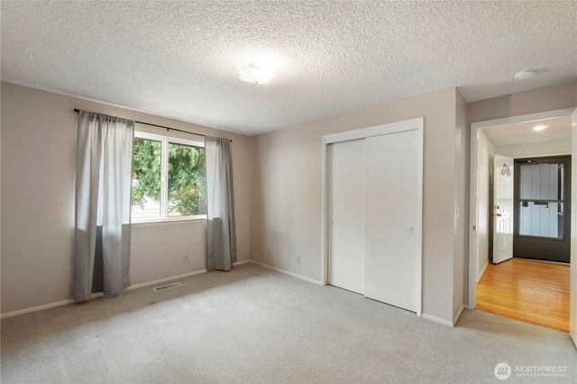 549 Bulldog Street SE, Lacey, WA 98503