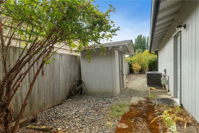 549 Bulldog Street SE, Lacey, WA 98503