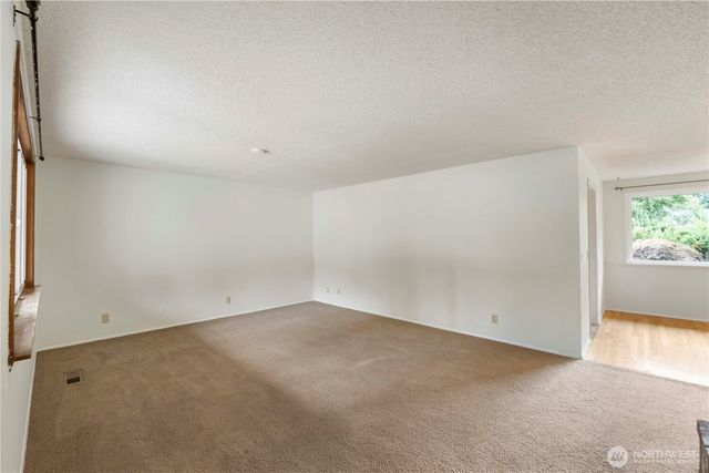 549 Bulldog Street SE, Lacey, WA 98503