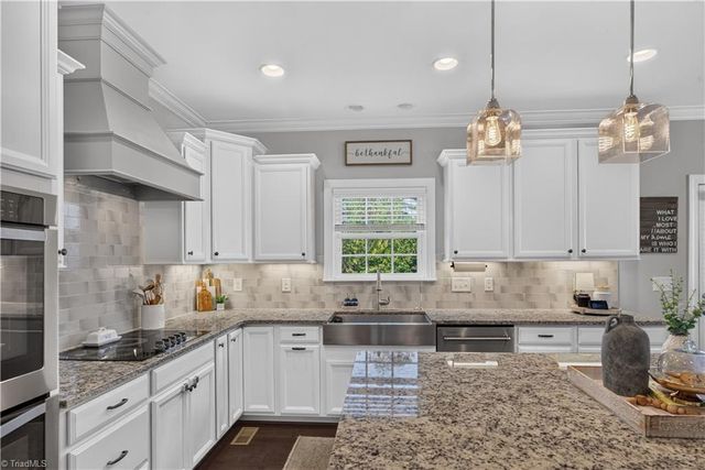 1110 Old Stone Lane, Kernersville, NC 27284
