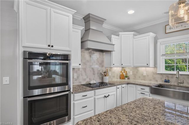 1110 Old Stone Lane, Kernersville, NC 27284