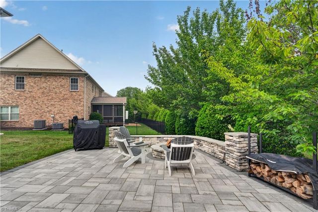1110 Old Stone Lane, Kernersville, NC 27284