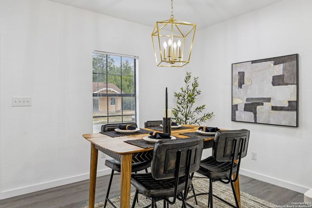 1722 W Ridgewood Ct, San Antonio, TX 78201