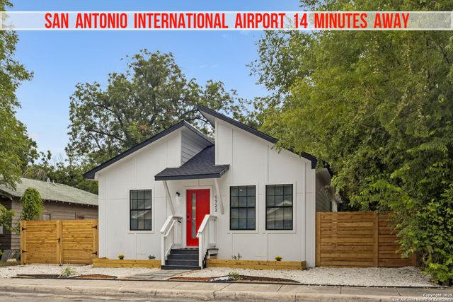 1722 W Ridgewood Ct, San Antonio, TX 78201