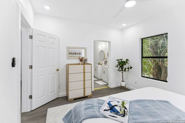 1722 W Ridgewood Ct, San Antonio, TX 78201