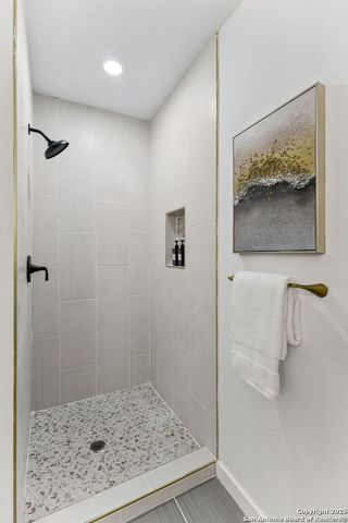 1722 W Ridgewood Ct, San Antonio, TX 78201