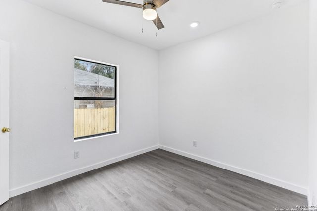 1722 W Ridgewood Ct, San Antonio, TX 78201