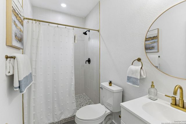 1722 W Ridgewood Ct, San Antonio, TX 78201