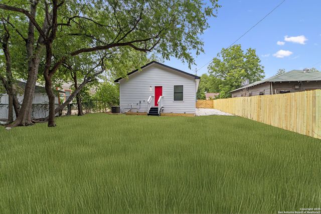 1722 W Ridgewood Ct, San Antonio, TX 78201