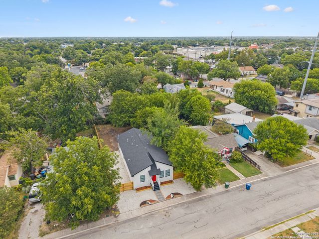 1722 W Ridgewood Ct, San Antonio, TX 78201