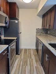 190 Santa Clara DR 190-4, Naples, FL 34104