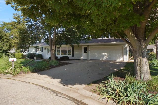668 Tulip COURT, Oconomowoc, WI 53066