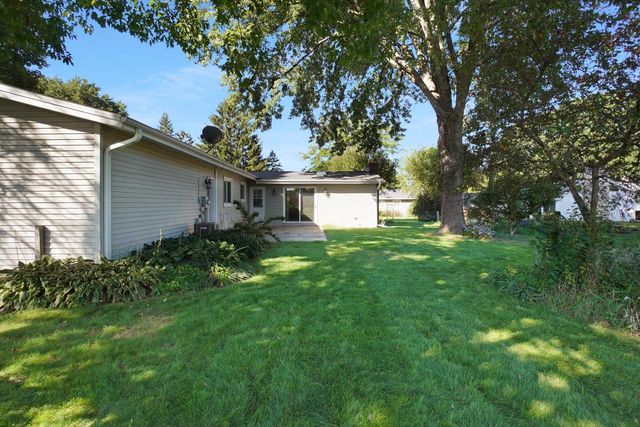 668 Tulip COURT, Oconomowoc, WI 53066