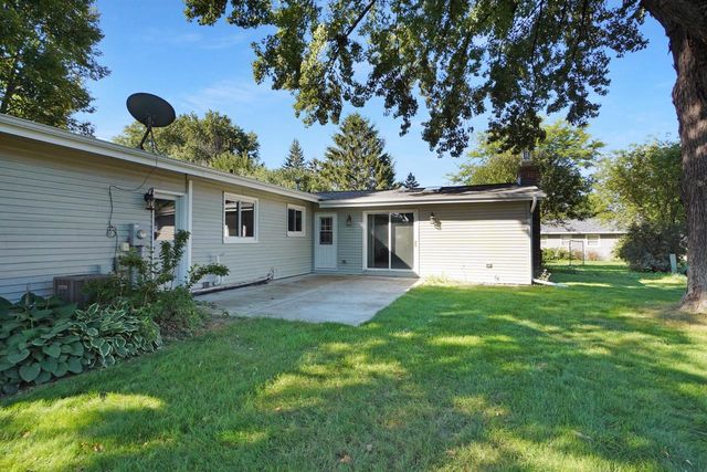 668 Tulip COURT, Oconomowoc, WI 53066