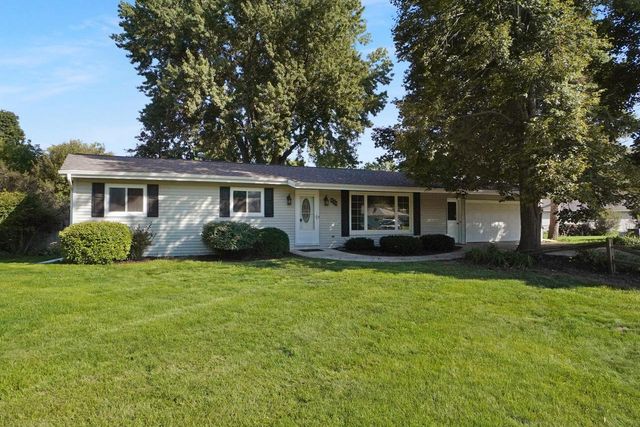 668 Tulip COURT, Oconomowoc, WI 53066