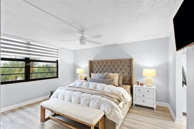 1101 Colony Point Cir 301, Pembroke Pines, FL 33026