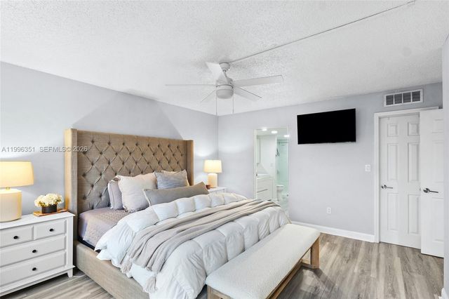 1101 Colony Point Cir 301, Pembroke Pines, FL 33026