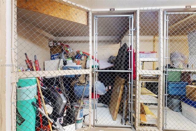 1101 Colony Point Cir 301, Pembroke Pines, FL 33026