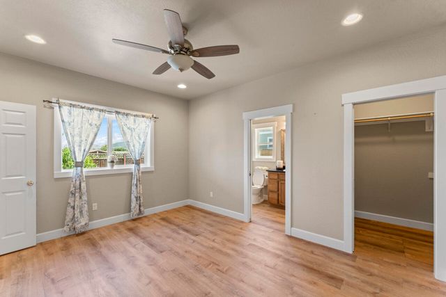 412 Barnum Drive, Phoenix, OR 97535