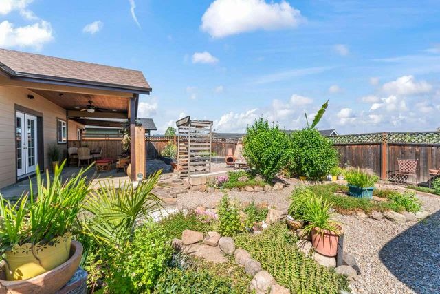 412 Barnum Drive, Phoenix, OR 97535