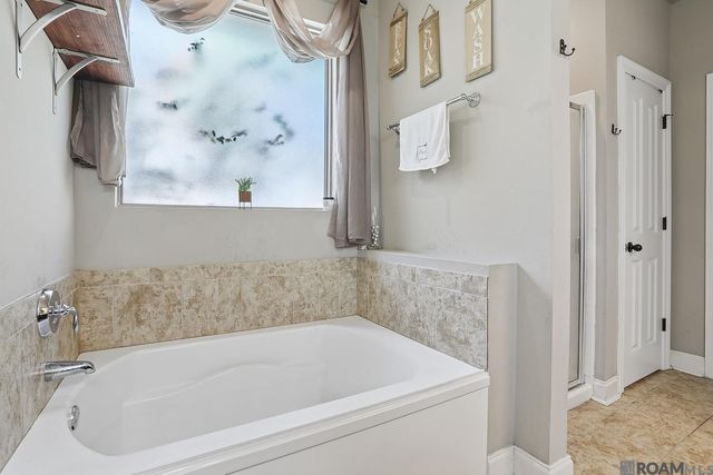 2551 Arceneaux Ave, Zachary, LA 70791