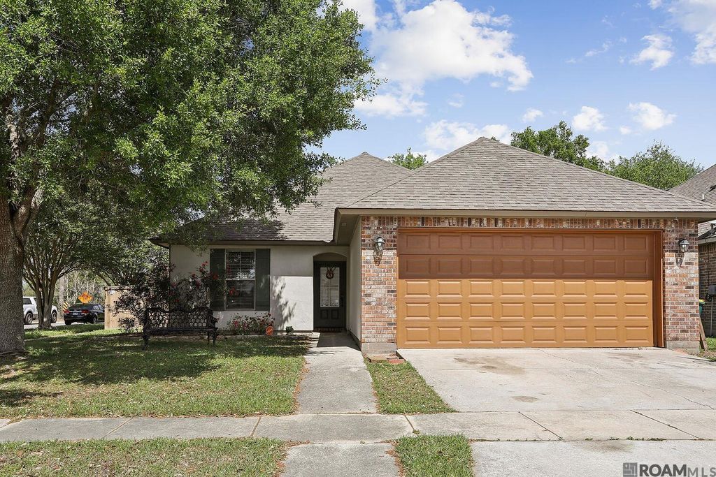 2551 Arceneaux Ave, Zachary, LA 70791