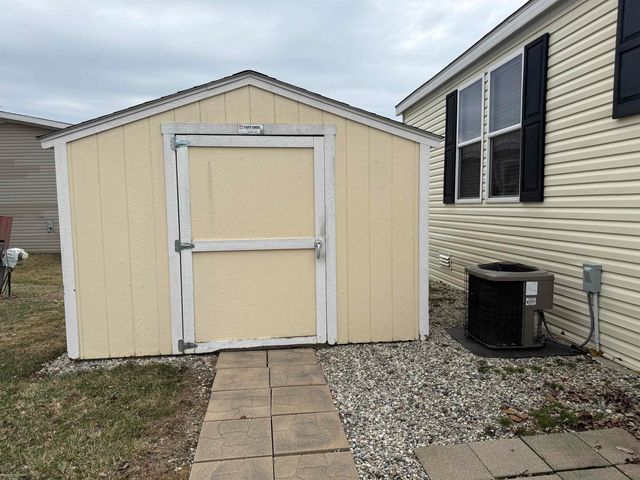 4539 Carlton Road, Sterling Heights, MI 48310