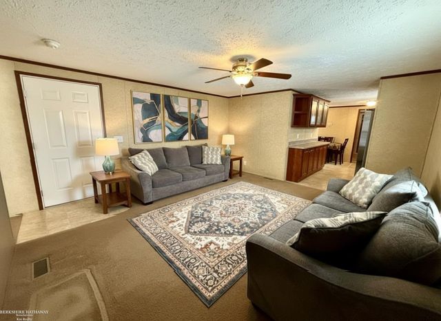 4539 Carlton Road, Sterling Heights, MI 48310