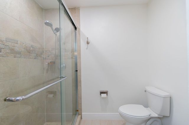 1250 PARKSIDE GREEN Drive B, Greenacres, FL 33415