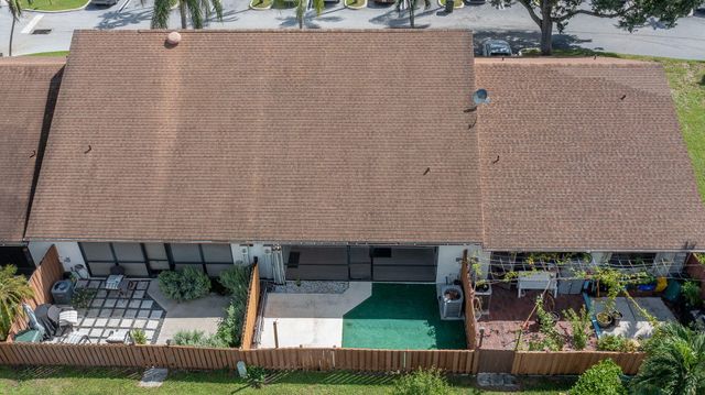 1250 PARKSIDE GREEN Drive B, Greenacres, FL 33415