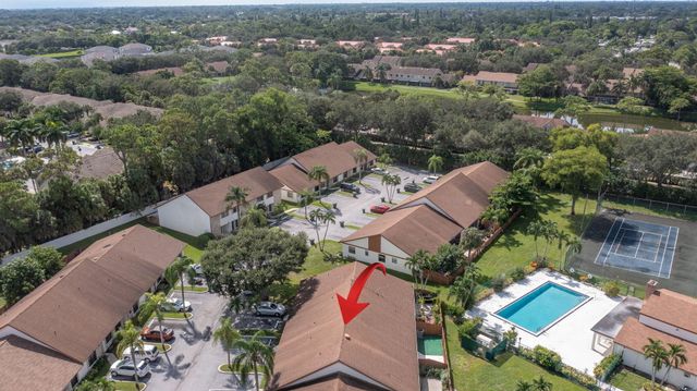 1250 PARKSIDE GREEN Drive B, Greenacres, FL 33415