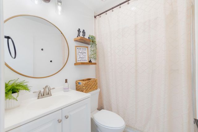 1250 PARKSIDE GREEN Drive B, Greenacres, FL 33415