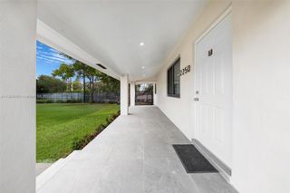 2250 NW 95th St, Miami, FL 33147