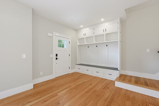 35R Poquanticut Ave R, Easton, MA 02356