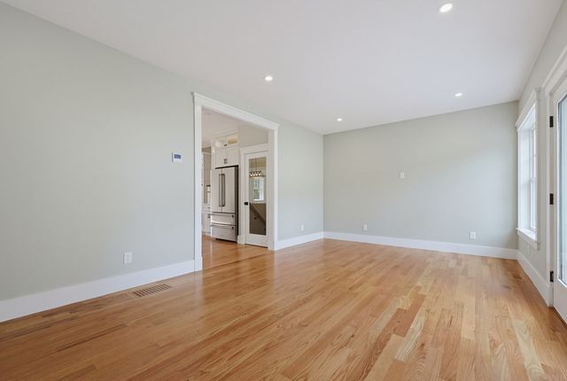 35R Poquanticut Ave R, Easton, MA 02356