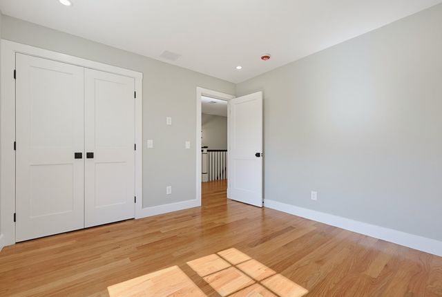 35R Poquanticut Ave R, Easton, MA 02356