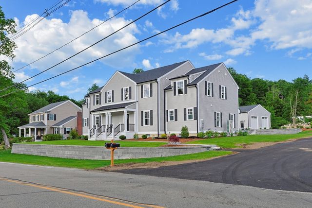 35R Poquanticut Ave R, Easton, MA 02356