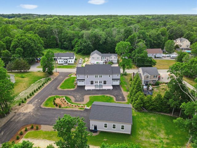 35R Poquanticut Ave R, Easton, MA 02356