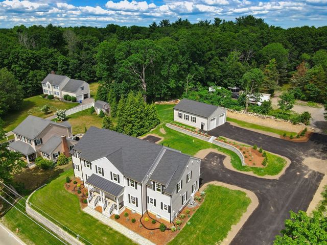 35R Poquanticut Ave R, Easton, MA 02356