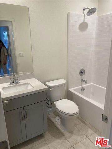 302 Limestone, Lake Forest (el Toro), CA 92610