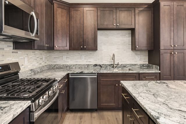 2117 SW 103rd Place, Seattle, WA 98146