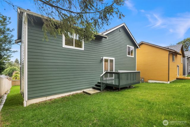 2117 SW 103rd Place, Seattle, WA 98146